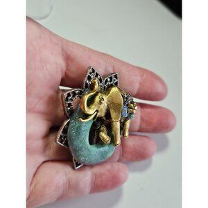 *Sale* Cara Stimmel Ltd elephant brooch